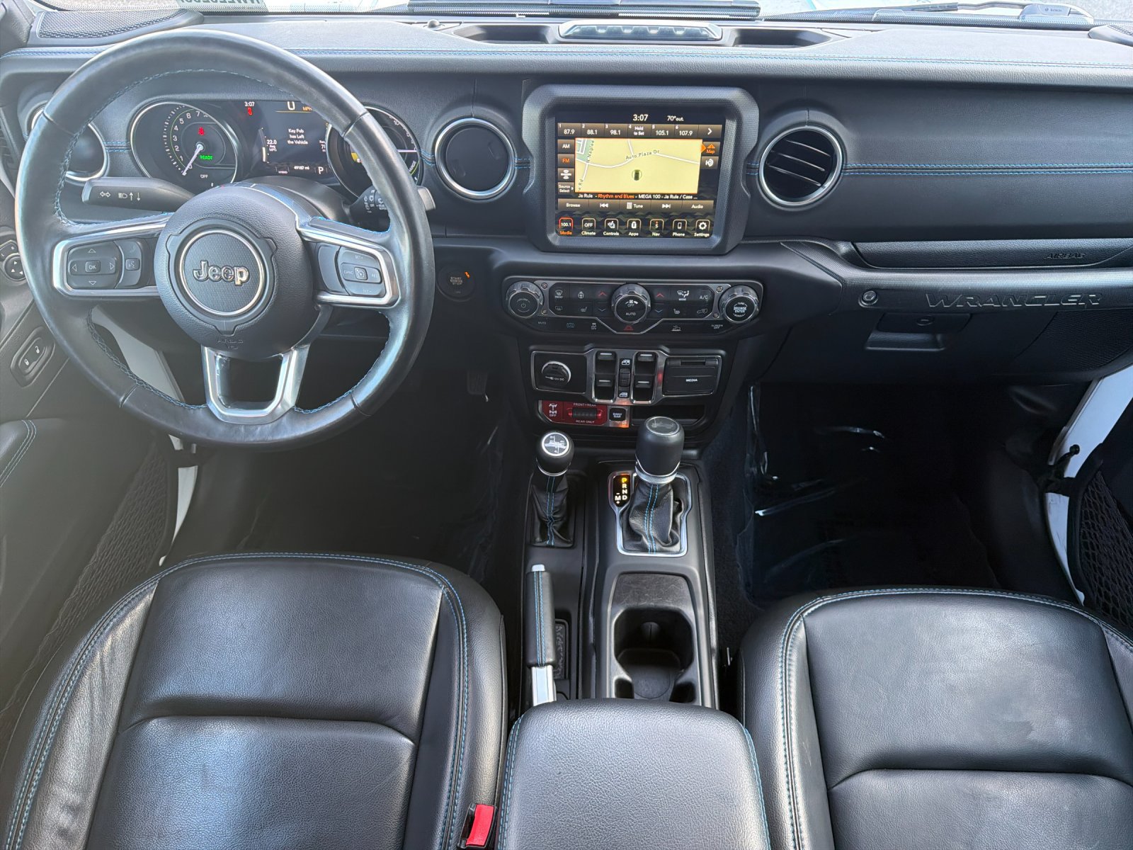 Used 2022 Jeep Wrangler Unlimited Rubicon 4xe w/ Cold Weather Group AWD/4WD image 15