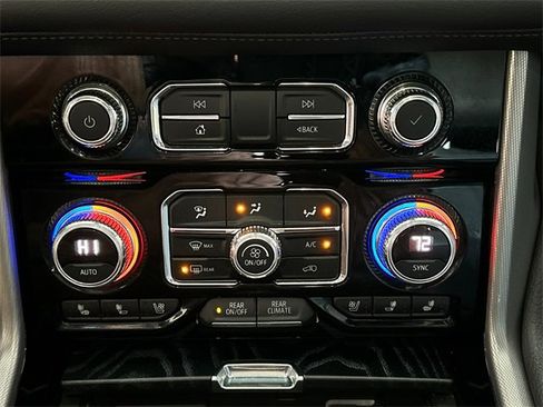 Used 2021 GMC Yukon XL Denali w/ Denali Premium Package image 35