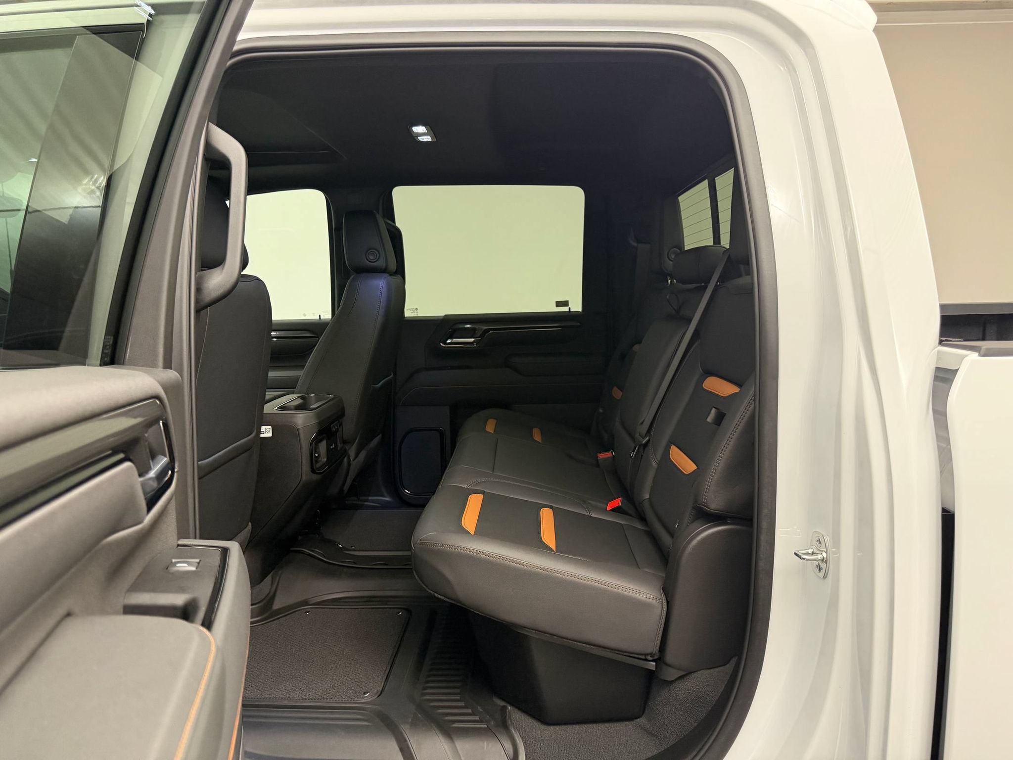Used 2025 GMC Sierra 3500 AT4 w/ AT4 Premium Plus Package AWD/4WD image 21
