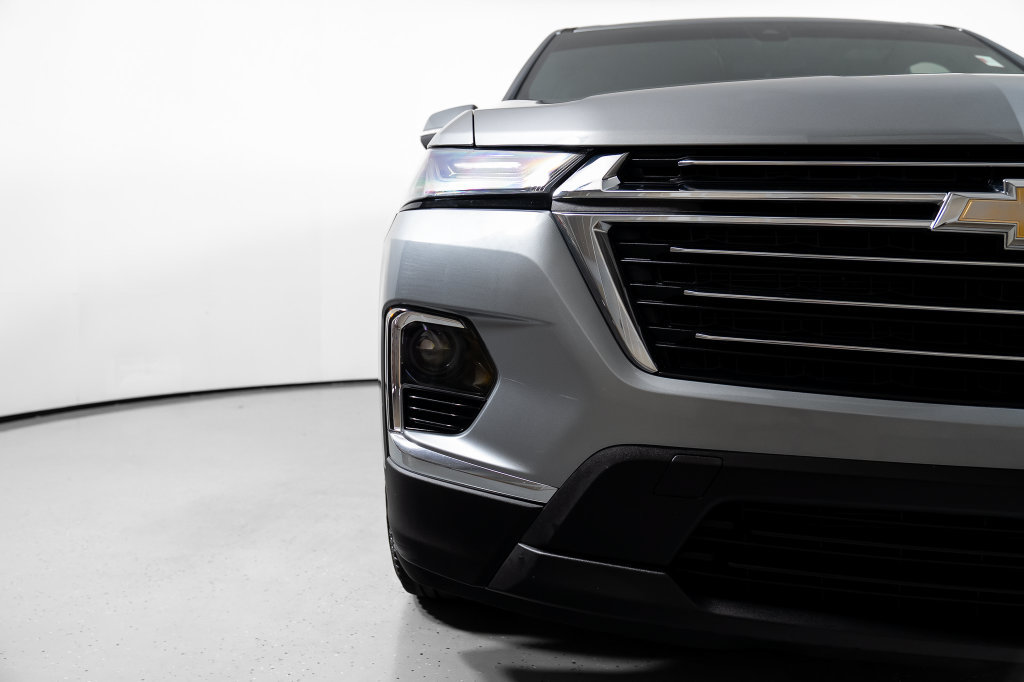 Used 2023 Chevrolet Traverse LT FWD image 19