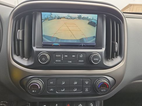 Used 2018 Chevrolet Colorado Z71 image 18