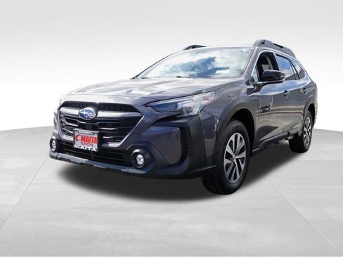 Used 2023 Subaru Outback Premium image 8