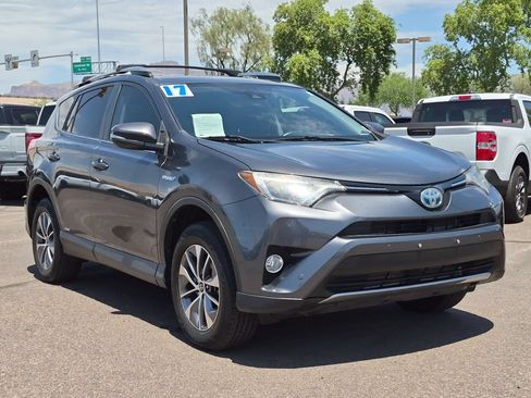 Used 2017 Toyota RAV4 XLE w/ Convenience Package AWD/4WD image 3