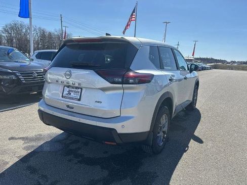Certified 2025 Nissan Rogue S AWD/4WD image 3