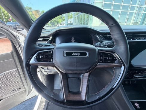 Used 2024 Jeep Grand Cherokee L Summit w/ High Altitude Package AWD/4WD image 14