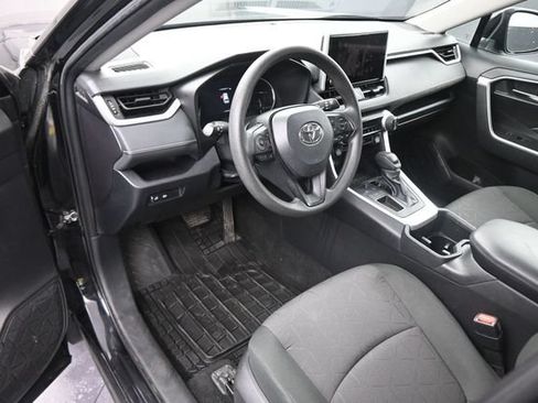 Used 2024 Toyota RAV4 XLE FWD image 21