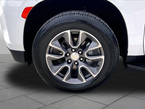 Used 2021 Chevrolet Tahoe LT w/ LT Signature Package RWD image 11