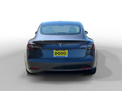 Used 2023 Tesla Model 3 Standard Range image 4
