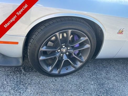 Used 2022 Dodge Challenger R/T Scat Pack w/ Driver Convenience Group RWD image 10