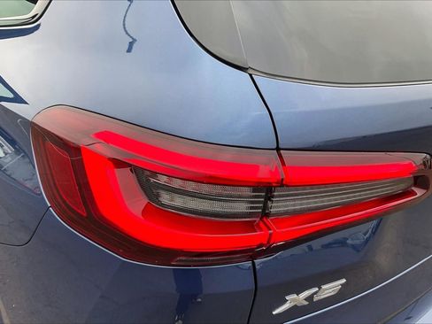 Used 2022 BMW X5 sDrive40i w/ M Sport Package RWD image 25