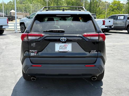 Used 2022 Toyota RAV4 XLE AWD/4WD image 29