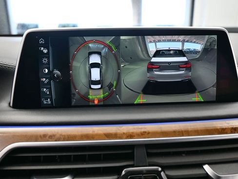 Used 2016 BMW 750i xDrive image 26