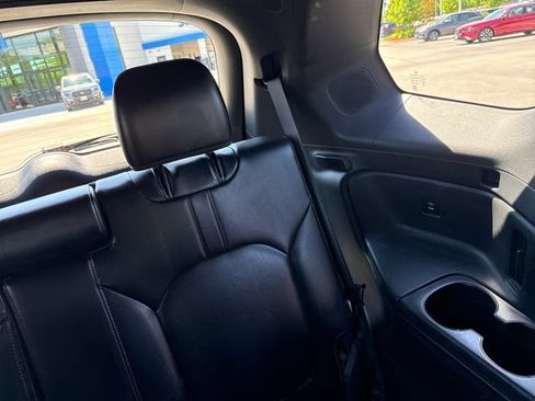 Used 2025 Honda Pilot Black Edition image 25