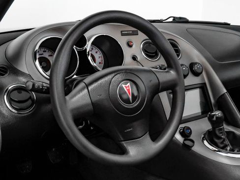 Used 2006 Pontiac Solstice Convertible w/ Power Package RWD image 16