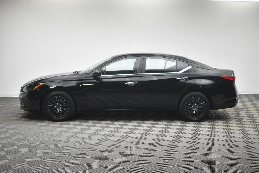 Used 2024 Nissan Altima 2.5 S FWD image 9