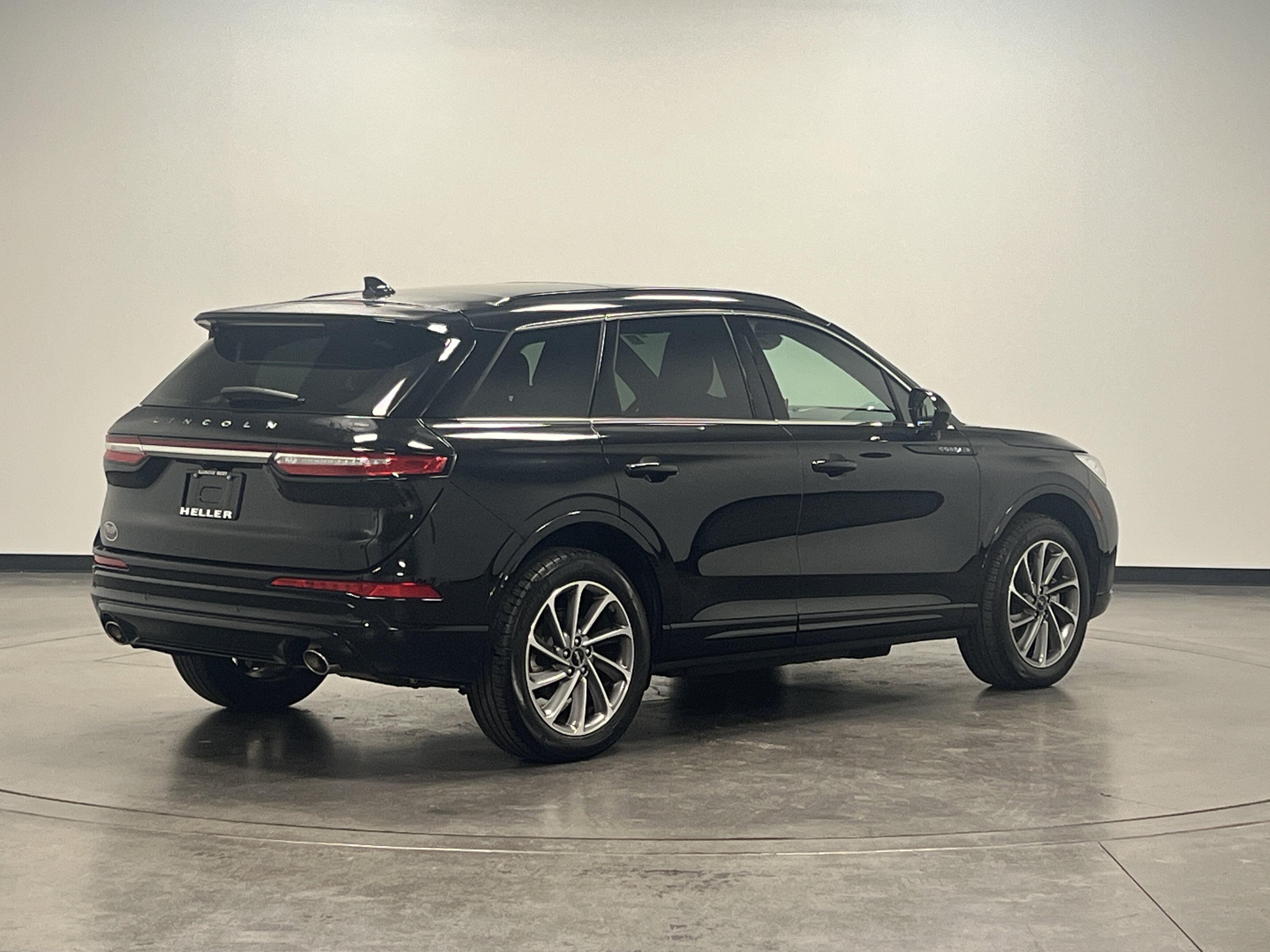 Used 2025 Lincoln Corsair Grand Touring AWD/4WD image 8
