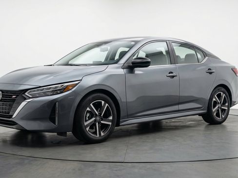 Used 2025 Nissan Sentra SV FWD image 3
