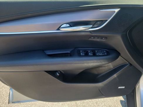 Used 2019 Cadillac XT5 Luxury FWD image 8