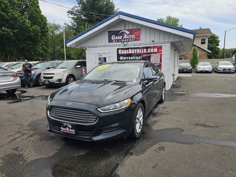 Used 2014 Ford Fusion SE FWD image 4