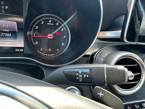 Used 2018 Mercedes-Benz GLC 300 4MATIC image 40