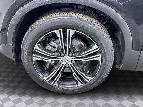 Used 2022 Volvo XC40 T5 Inscription w/ Advanced Package image 33