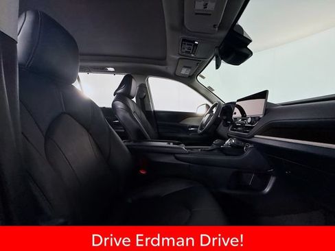 Certified 2024 Toyota Grand Highlander AWD image 25