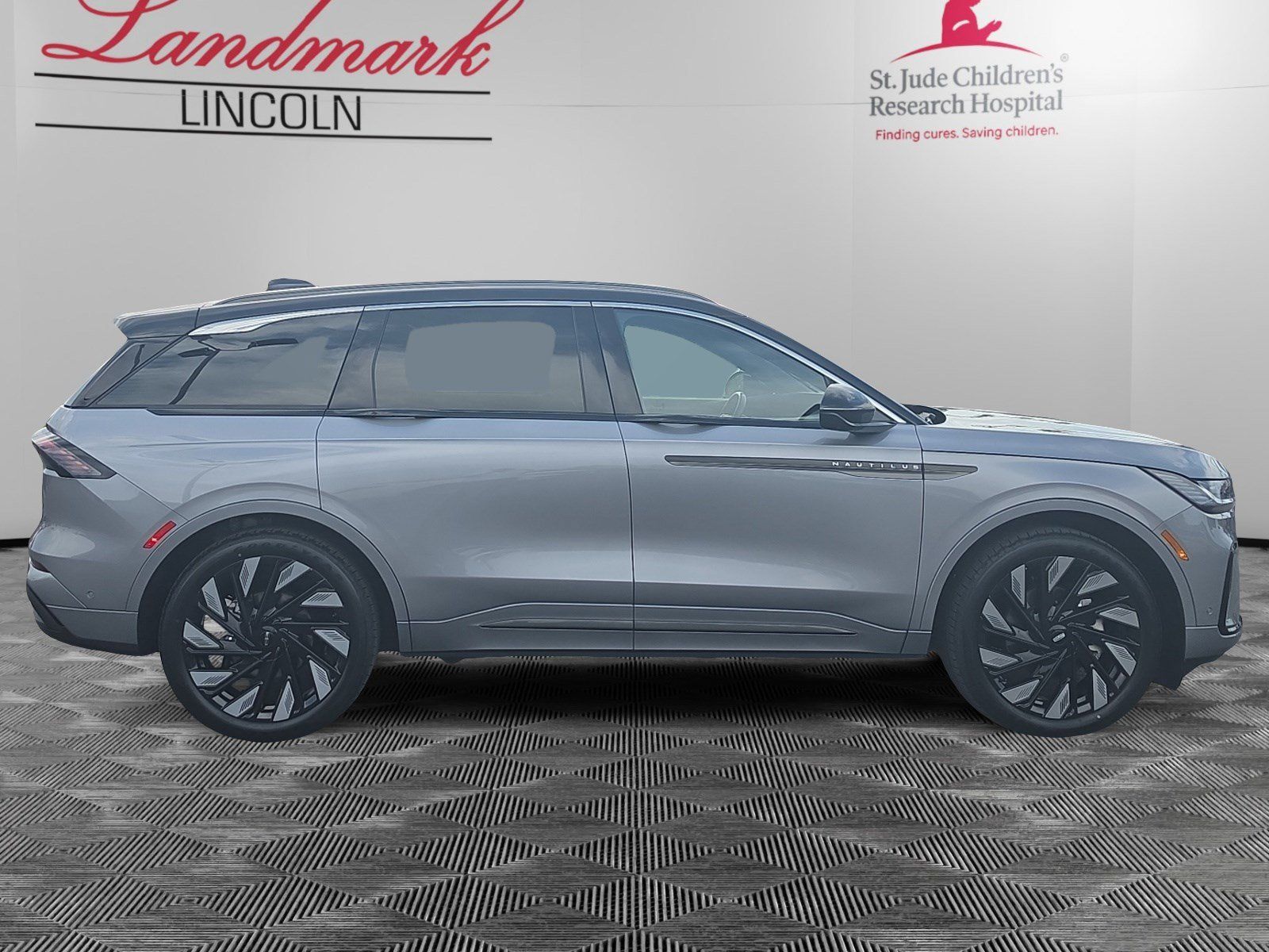 Certified 2024 Lincoln Nautilus Black Label w/ Jet Appearance Package (87T) AWD/4WD image 6