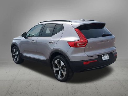 Certified 2026 Volvo XC40 B5 Plus AWD/4WD image 4