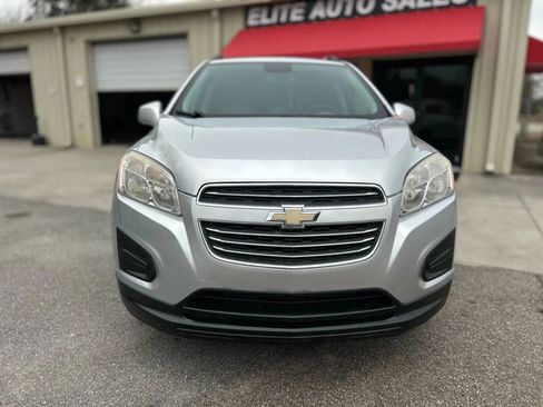 Used 2016 Chevrolet Trax LT w/ LT Convenience Package FWD image 4