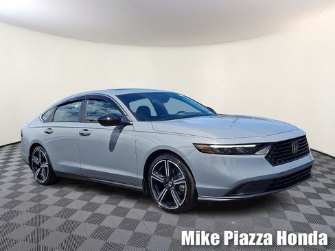 Used 2025 Honda Accord Sport image 1