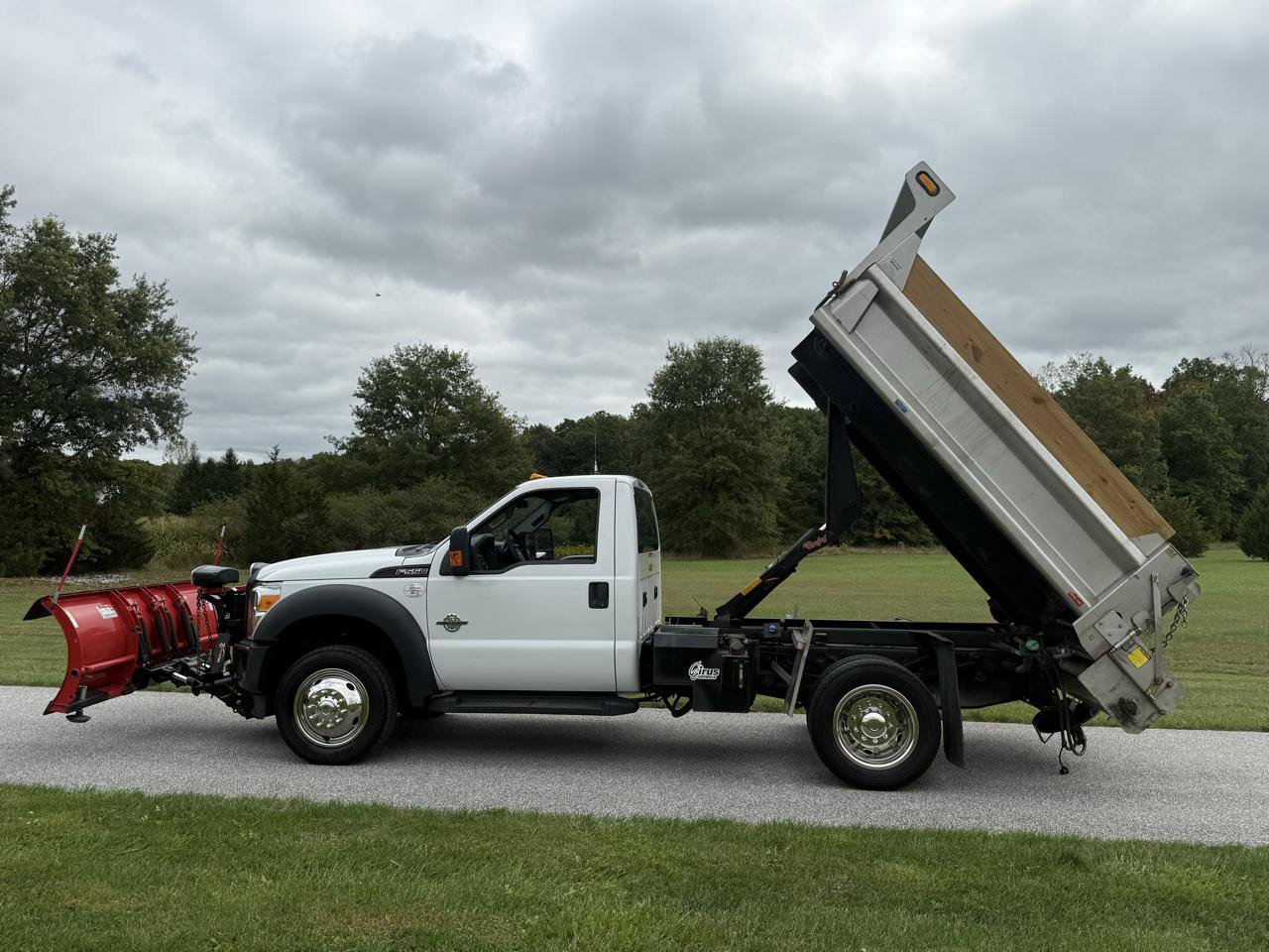 Used 2016 Ford F550 4x4 Regular Cab Super Duty image 9