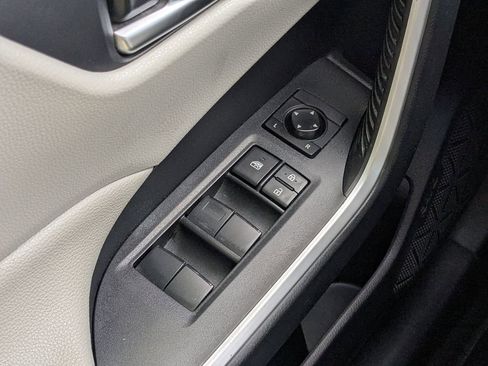 Used 2019 Toyota RAV4 XLE w/ Convenience Package image 22