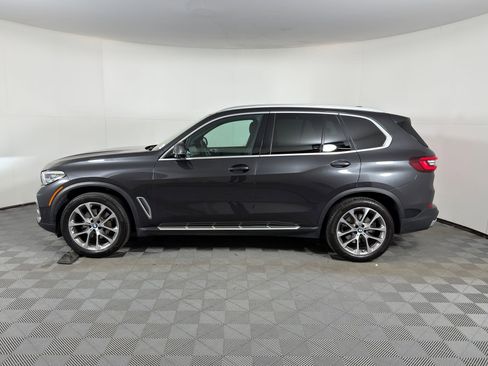 Certified 2023 BMW X5 sDrive40i w/ Premium Package image 2
