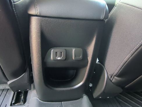 Used 2022 Chevrolet Colorado Z71 image 35