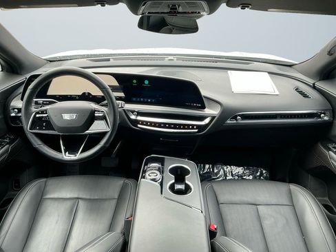 Used 2024 Cadillac Lyriq Luxury image 12