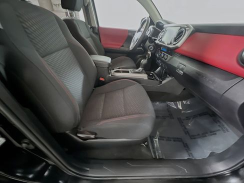 Used 2022 Toyota Tacoma SR5 RWD image 30