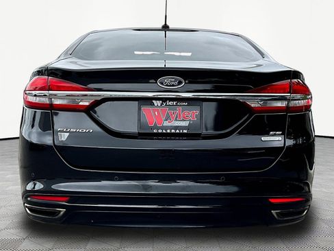 Used 2017 Ford Fusion SE w/ Fusion SE Technology Package FWD image 5