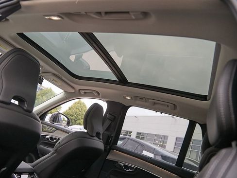 New 2025 Volvo XC90 B6 Ultra w/ Protection Package image 25