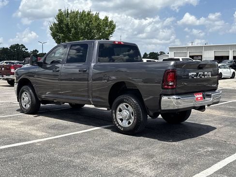 Used 2025 RAM 2500 Tradesman w/ Chrome Appearance Group AWD/4WD image 7
