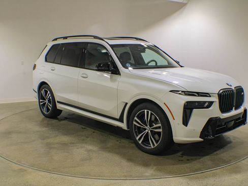 Used 2026 BMW X7 M60i AWD/4WD image 5
