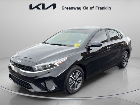 Used 2024 Kia Forte LXS image 3