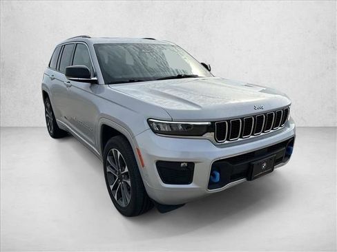 Used 2022 Jeep Grand Cherokee Overland AWD/4WD image 3