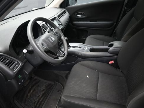 Used 2016 Honda HR-V LX image 11
