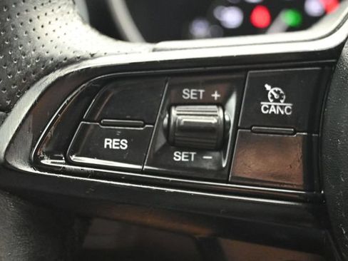 Used 2020 Alfa Romeo Giulia w/ Cold Weather Package RWD image 18