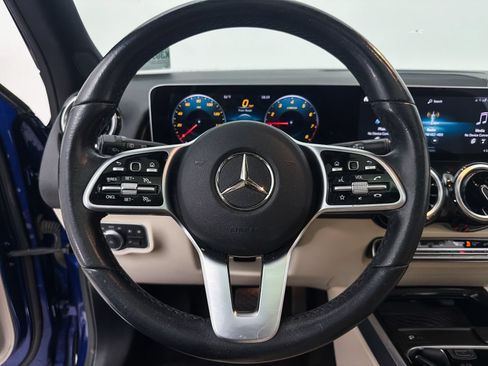 Used 2021 Mercedes-Benz GLB 250 image 4
