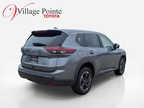 Used 2024 Nissan Rogue SV AWD/4WD image 7