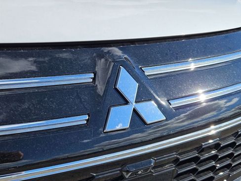Used 2025 Mitsubishi Outlander Trail Edition image 9