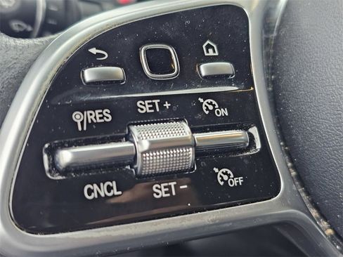 Used 2022 Mercedes-Benz GLC 300 image 20