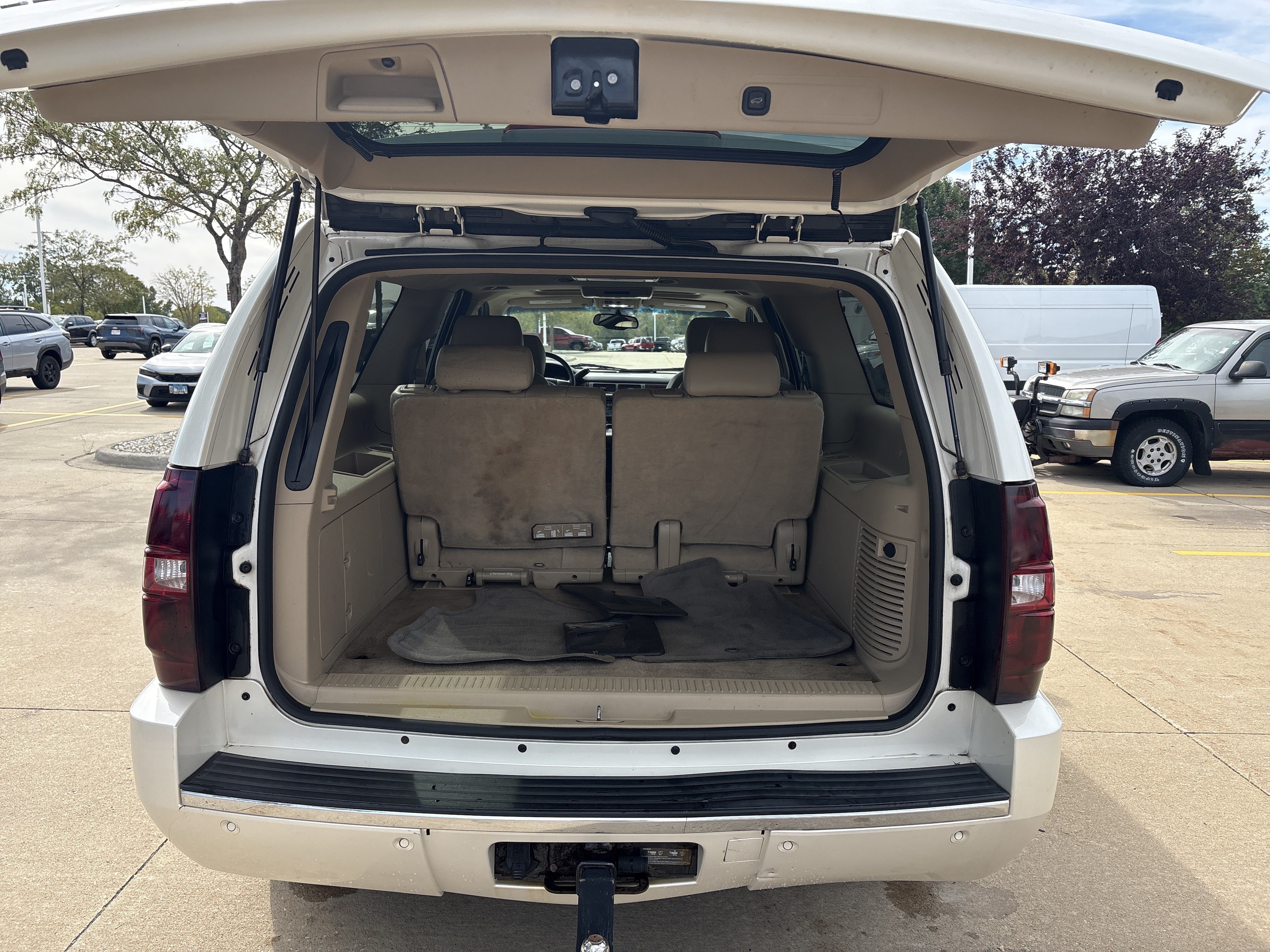 Used 2013 Chevrolet Suburban LTZ AWD/4WD image 15