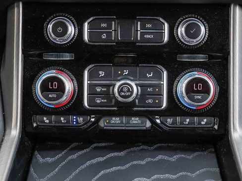 Used 2023 GMC Yukon Denali RWD image 16